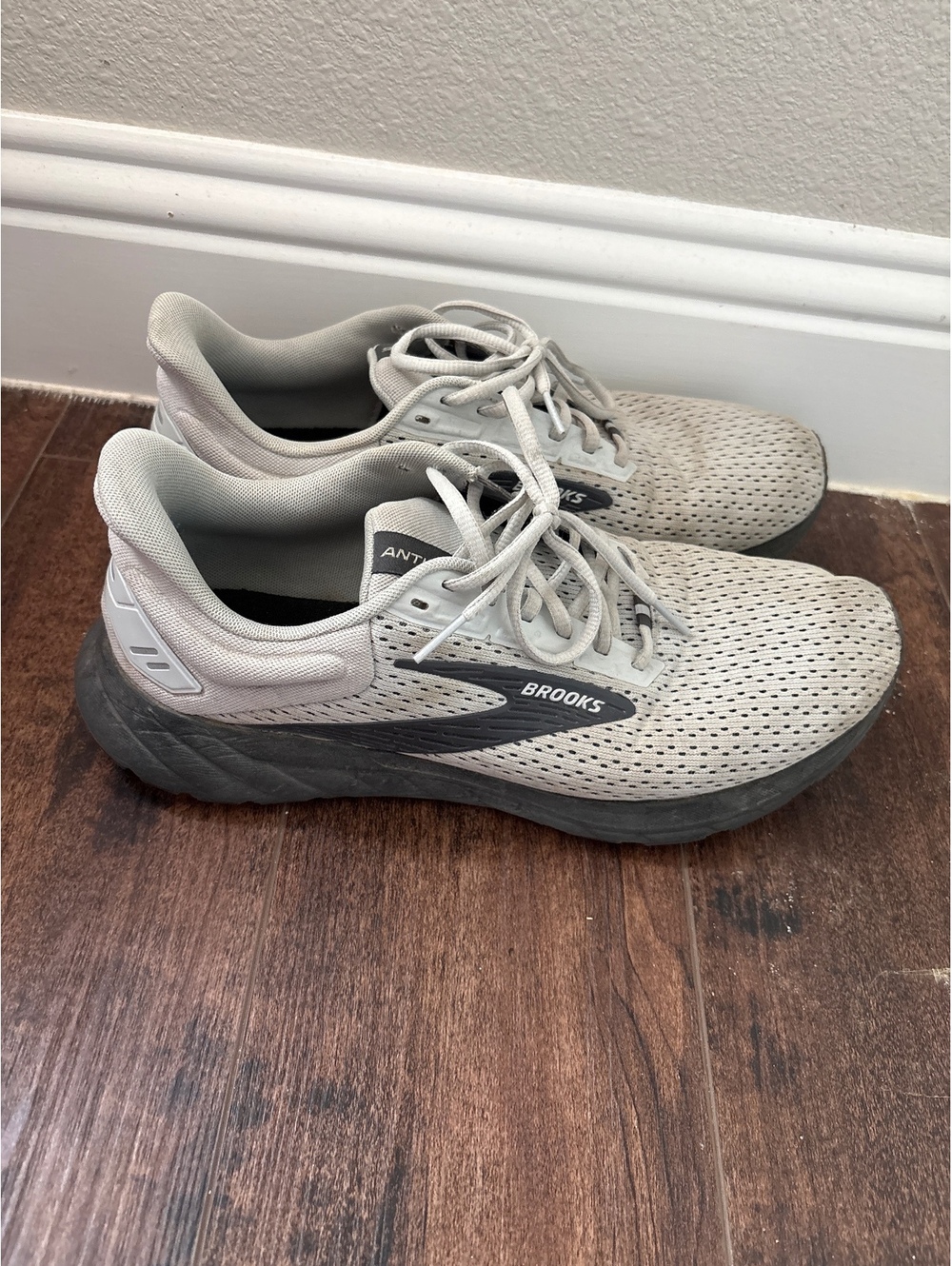 Brooks Anthem 6 M11